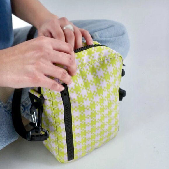 NWT Baggu Sport Crossbody / Pouch - Pink Pistachio Pixel Gingham - discontinued! - Picture 9 of 9